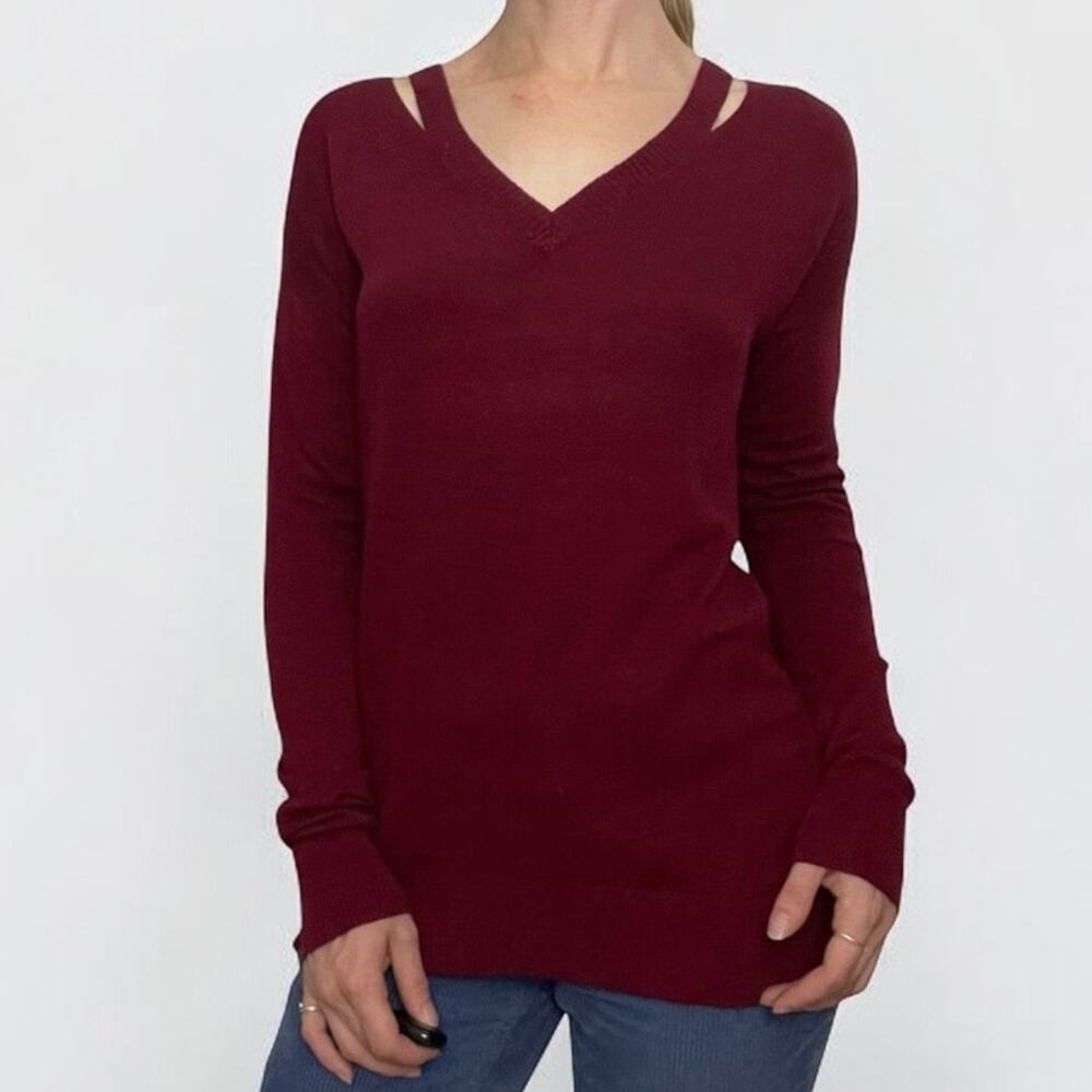 👛 3 for $15 Pixley Red Cutout Shoulder V-Neck Sweater